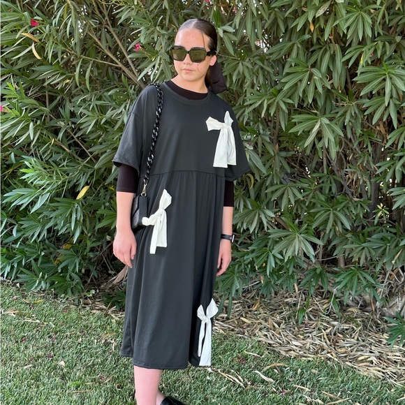 SOLD‼️Black Dress with Cream Bows - Picture 2 of 5